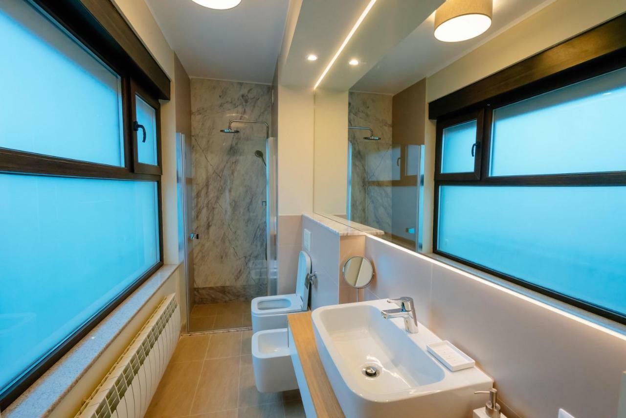 Arbans Cosy Modern Apartment In The City Center Boekarest Buitenkant foto