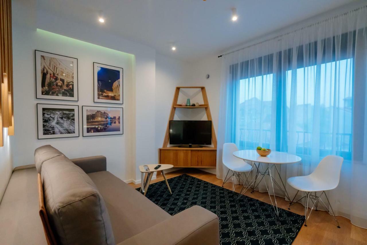 Arbans Cosy Modern Apartment In The City Center Boekarest Buitenkant foto